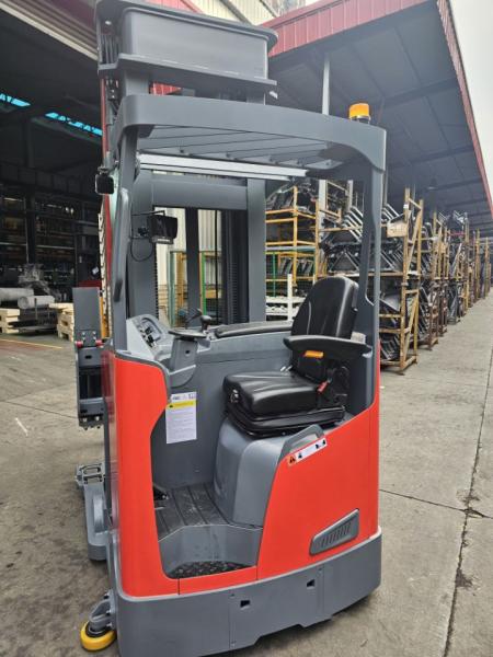 Trilateral VNA 1.5 Ton 3300lbs Three Way Very Narrow Aisle Forklift