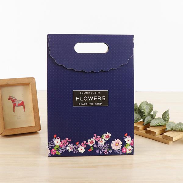 Spot Uv / Hot Stamping Retail Paper Shopping Bags Candy Sweet Gift Bag For Kids