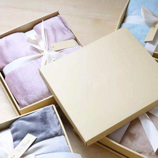 Каждый сезон на заказ твердое квадратное фланельное одеяло 300GSM Коралловое руно Диван Бросить одеяло