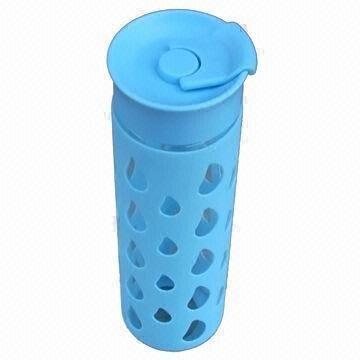 Colorful Single-wall Glass Water Bottle with Silicone Coating, Various Designs are Available