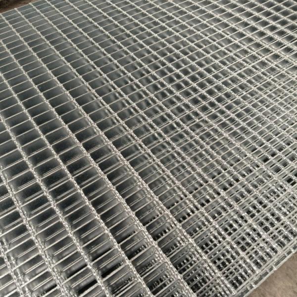 1000x6000mm Size Anti-Rust Steel Grating Biggest Size 1050mm*6000mm For Industrial Environments