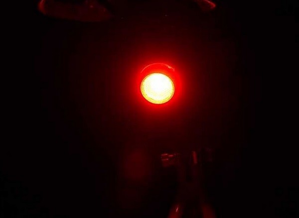 Helmet and safty waterproof red bike rear tail light, long time running battery.