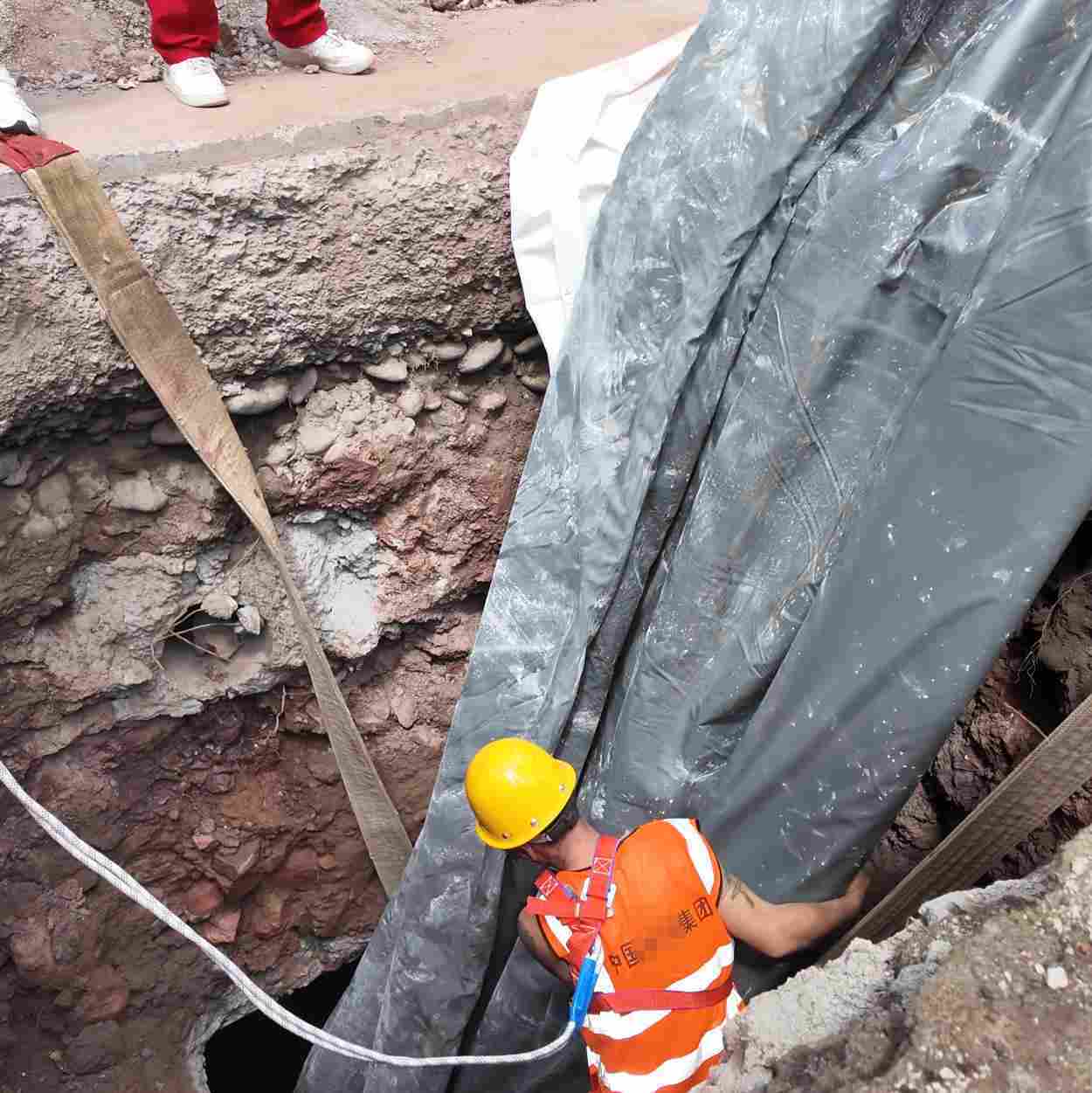DN2000 UV CIPP Liner for Trenchless Pipeline Rehabilitation with 16mm Thickness and 45m Length