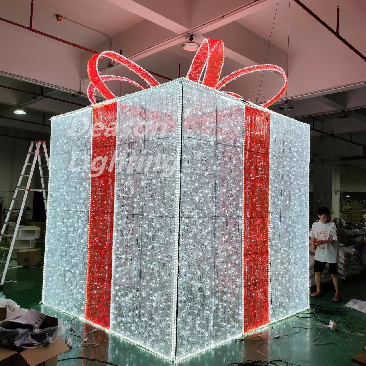 giant outdoor christmas gift box lights