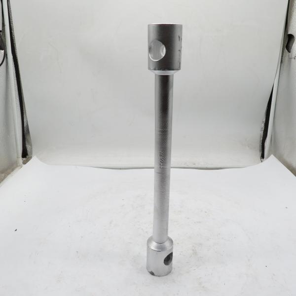 Wrench Fasten Tower Anchor Bolts Socket WrenchTool 32x33 Tire Torque Wrench For Repairing Trucks