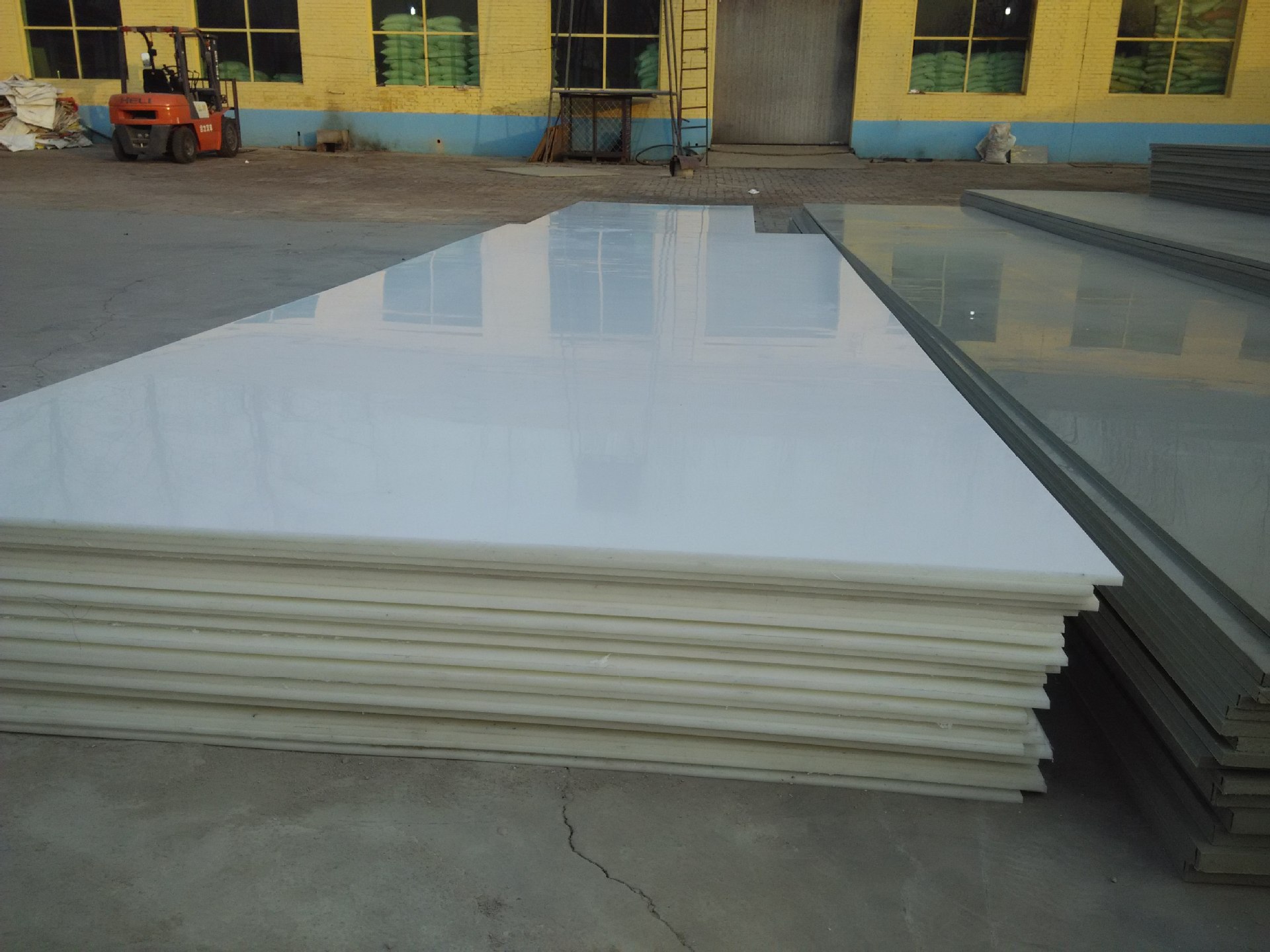 Линия машина штранг-прессования доски HDPE толстая продукции листа HDPE