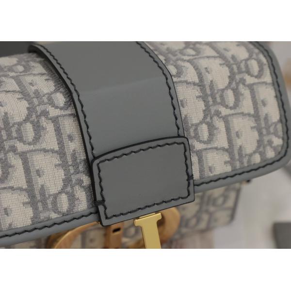 30 Montaigne's Collection One Shoulder Handbag 17.5cm Length Elegant Look