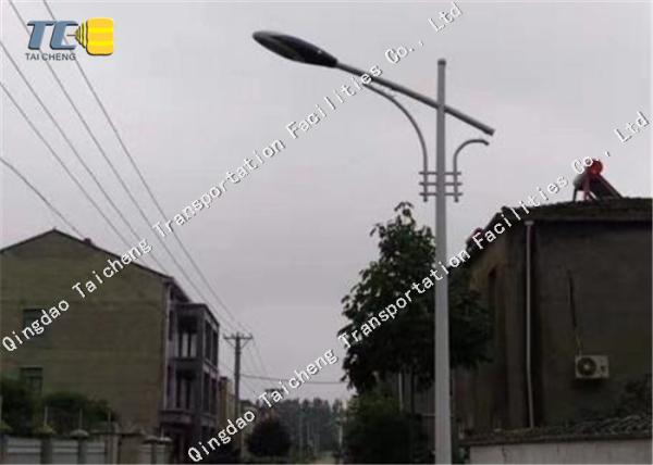 A estrada posta solar branca fresca ilumina a luz de rua 30w solar conduzida exterior de 6M