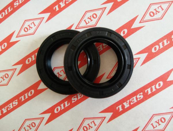 TC framework oil seal,model 30*46*8,NBR material,color is generally biack and brown.