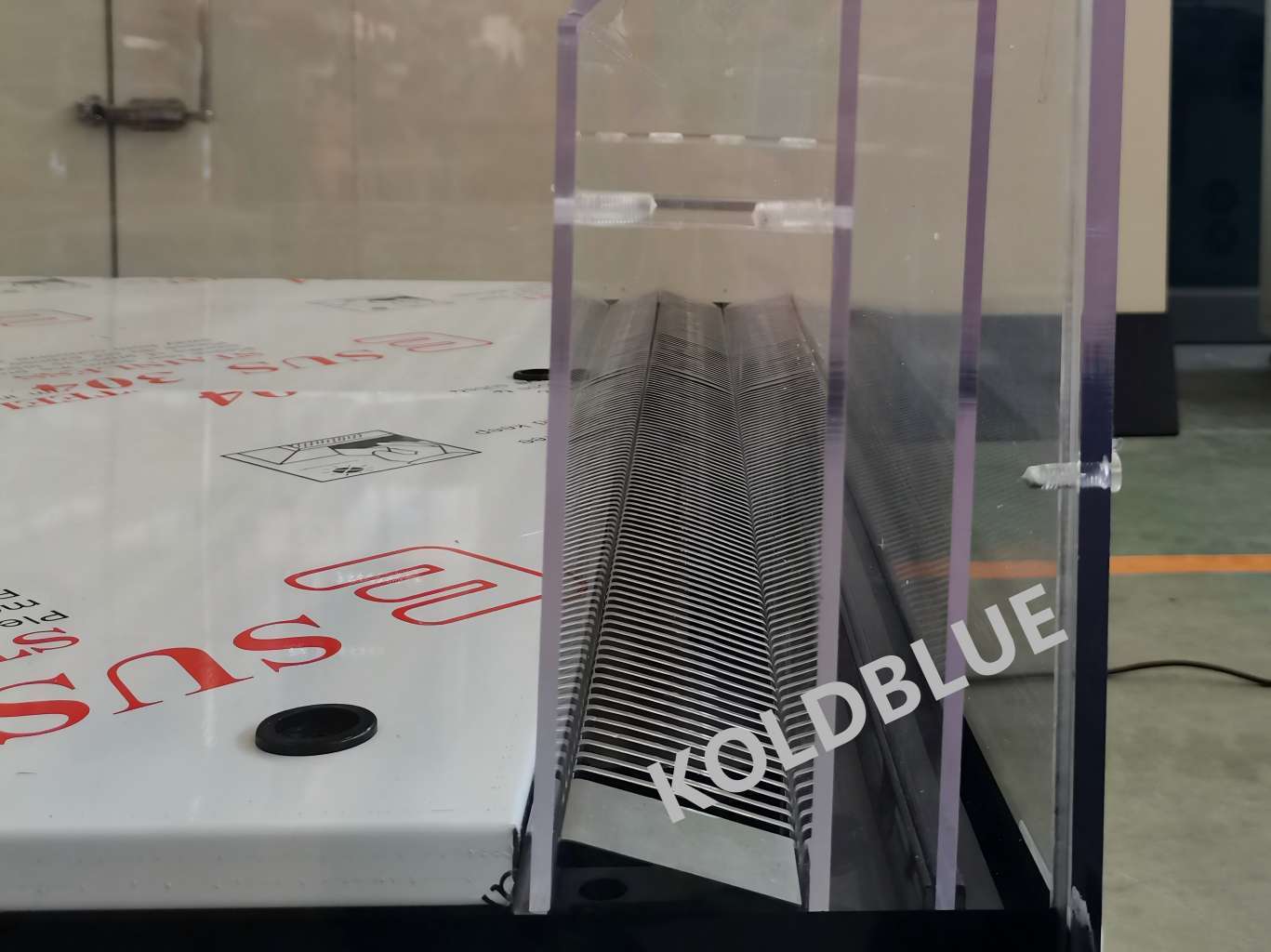4-Side Open Self-Contained Display Counter With Panoramic Clear Visibility