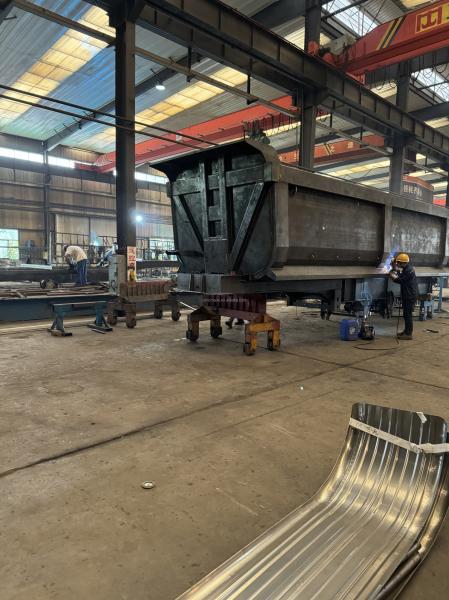 CIMC Latest 80-ton Three-axle Four-axle Stone Dump Truck Rear Semi-trailer