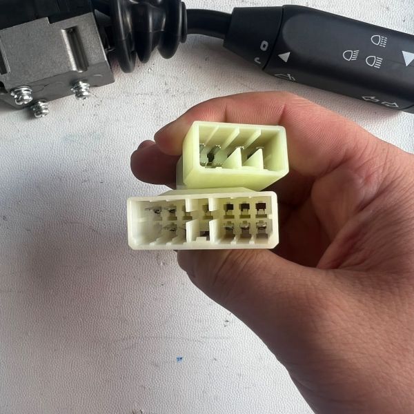 Higer Bus 24V Combination Control Switch with 100,000 Cycles Service Life and 100MΩ Insulation Protection