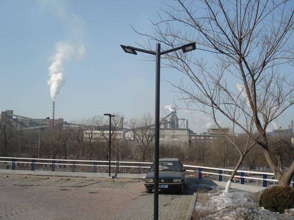 ASTM A123 гальванизировало полюсы освещения места для стоянки против землетрясения ранга 8