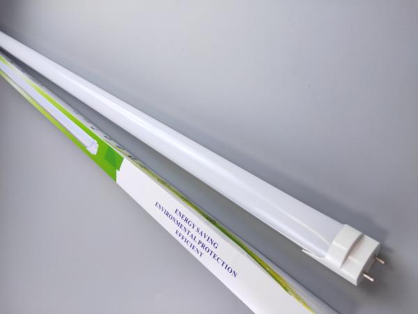 Os tubos altos da substituição do diodo emissor de luz do lúmen, tubo do teto do diodo emissor de luz iluminam o comprimento 1.2m