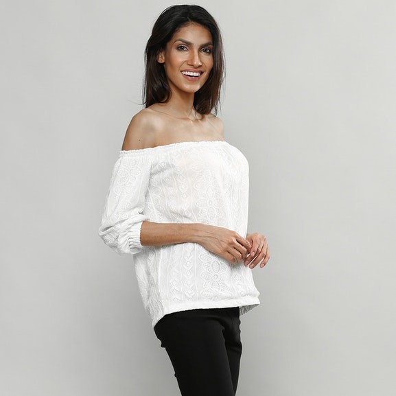 Newest Design Women Lace Blouse Off Shoulder Design Hot Sale