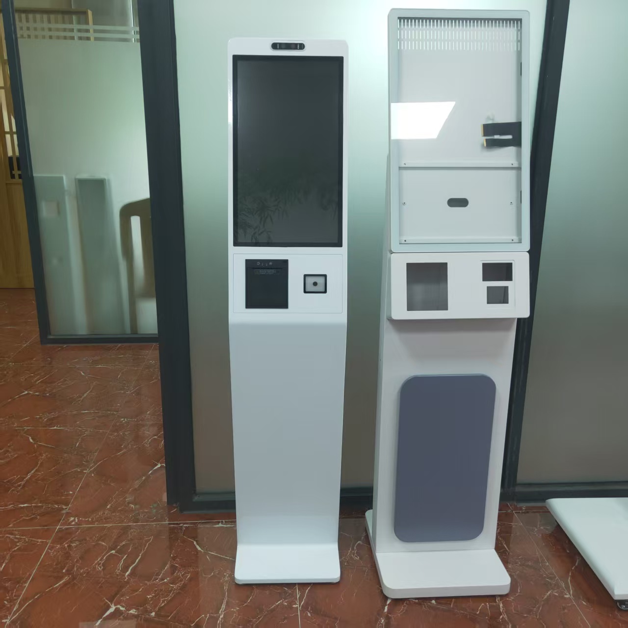 1920×1080 Self Service Terminal Supporting Various Peripheral Devices to Expand Functionality and Adapt to Specific Business Tasks