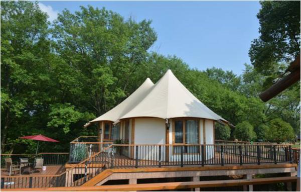 Resort Lodge Luxury Hotel Tents 20-100 Square Meters PVDF Membrane Tensile Shade