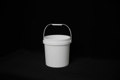 5 Gallon Plastic Storage Bucket with Handle and Lid