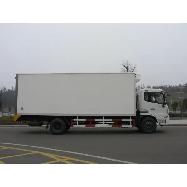 Factory Price Dongfeng Foton 5tons 4*2 Mini Refrigerator Truck for Sale