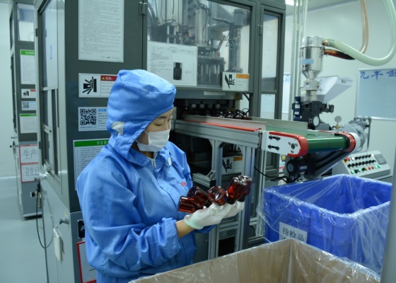 ПЭТ бутылка сиропа медицины с белой крышкой 8г к весу 13г диаметр 41мм до 43мм