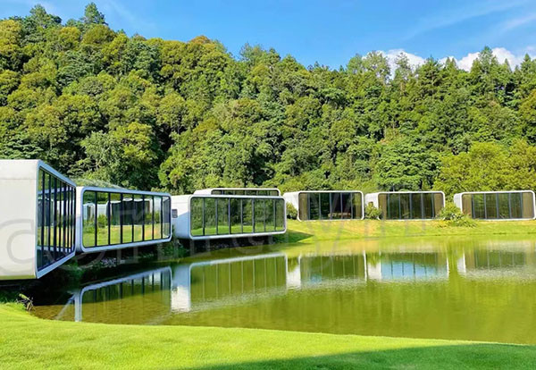 Luxury Prefabricated Apple Cabin House Small High End Hotel Tempered Glass Room Insulation