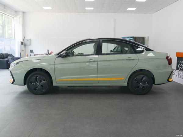 As Picture 2023 Dongfeng Aeolus E70 Yizhi Version 420KM Battery Life Hybrid Fuel Type