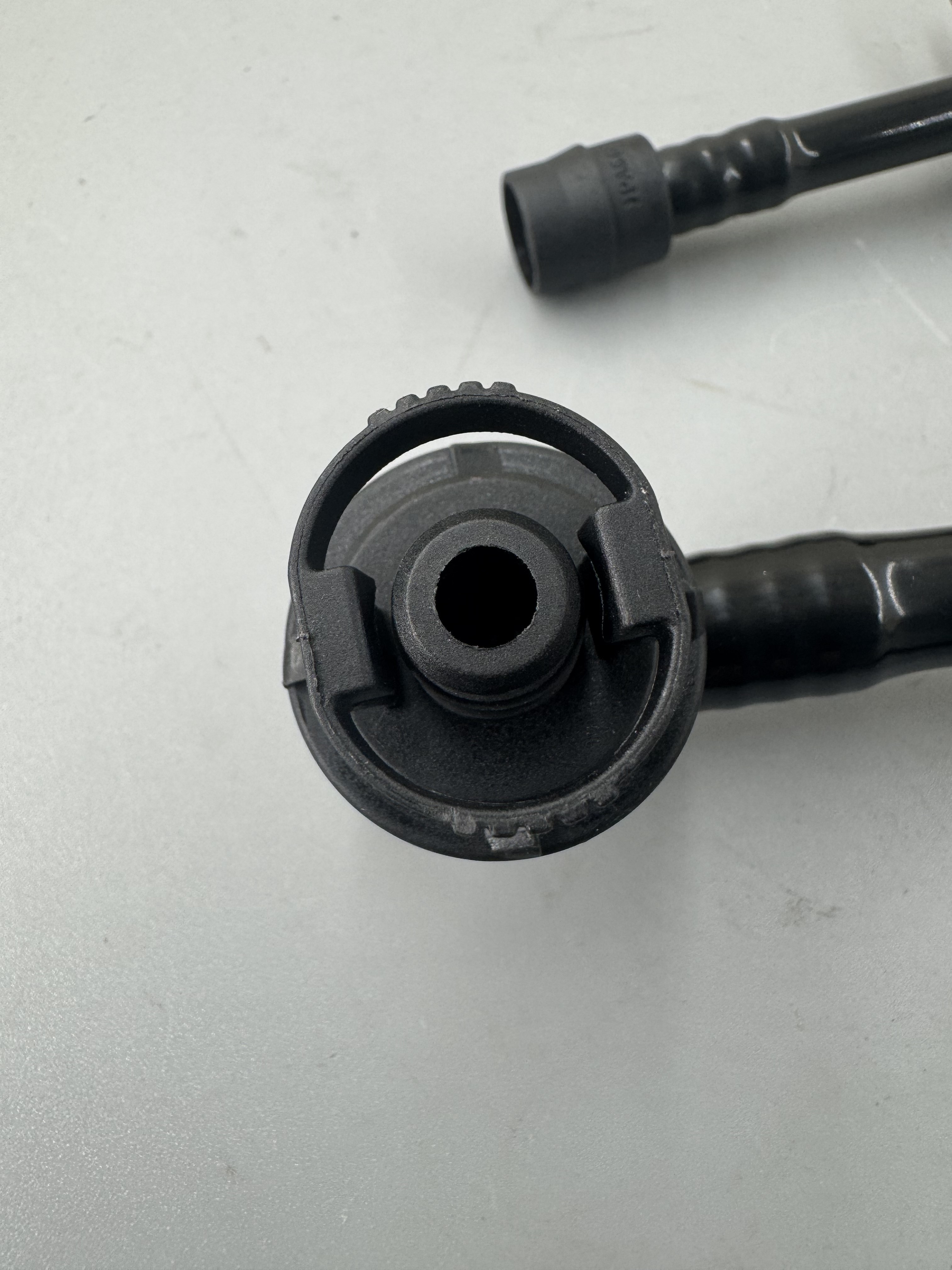 Best-selling carbon tube electromagnetic valve - with pipe 06H 133 781 CK for A4