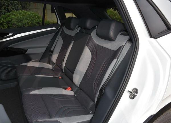 Super Electric Genes VW EV Car Recharge Mileage 554 Km High Speed Electric Cars