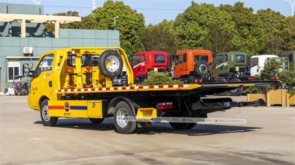 Dongfeng High Quality Car Help Raid Tow Truck Airport Tow Truck