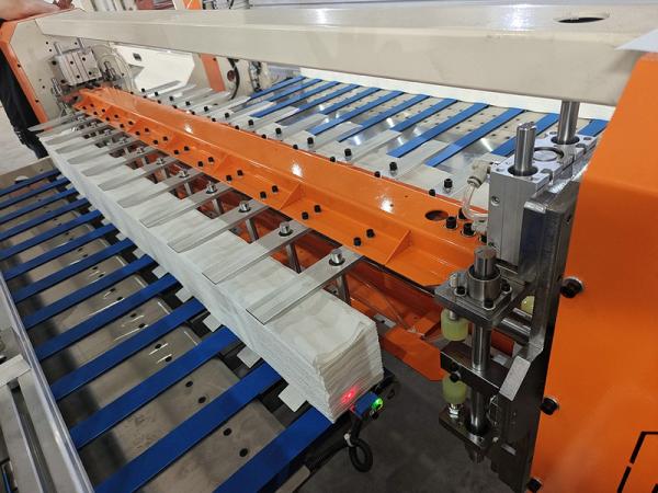 Good Machinery 7 Lines V Interfolded Facial Tissue Paper Making Machine Production Line With Auto Transfer Separator