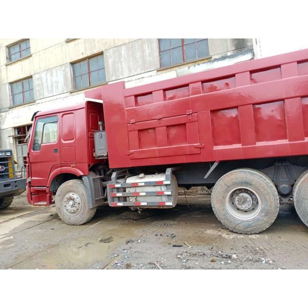Used Dump Truck HOWO 375 with Original Paint and EPA Engine from Japan at Restaurant