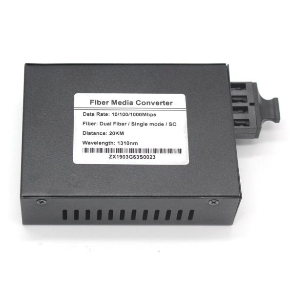 10/100/1000Base RJ45の繊維光学の付属品SFPスロット ギガビットのイーサネット媒体のコンバーター