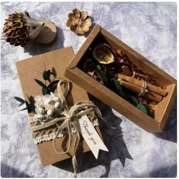 Nordic - Style Artistic Retro Minimalist Ins Inspired Kraft Paper Birthday Gift Box With Dried Flowers
