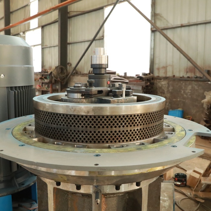 High Density Hay Straw Wood Pelletizer Equipment Wearproof 50HZ