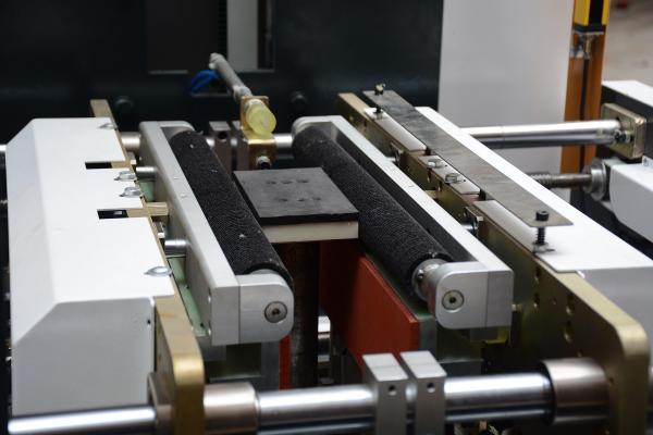 Máquina de molde rígida automática da caixa/caixa rígida que forma a máquina