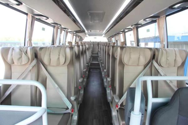 11m 12m 50 Seater Luxury Bus 33 Seater Coach Diesel Rear Drive 6×2