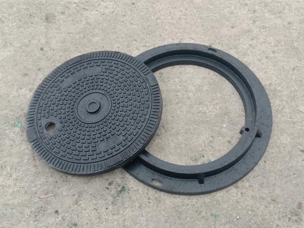 600mm Manhole Cover With Handle For Sewage Wastewater Road Infrastructure