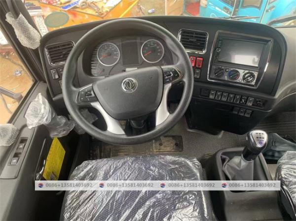Chassis d'ingénierie Dongfeng 8x4 Poids de charge lourde Chariot à remorque à lit Chariot à pont plat