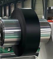 Coil de revêtement en aluminium de couleur noir/blanc de 14 x 50 pouces x 50 pieds utilisé pour la toiture et l'installation de revêtements de toit