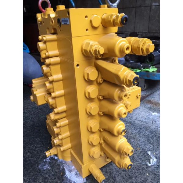 PC200-8 PC200LC-8 723-47-23101 723-47-23103 Hydraulic Main Control Valve AssemblyExcavator Spare Parts