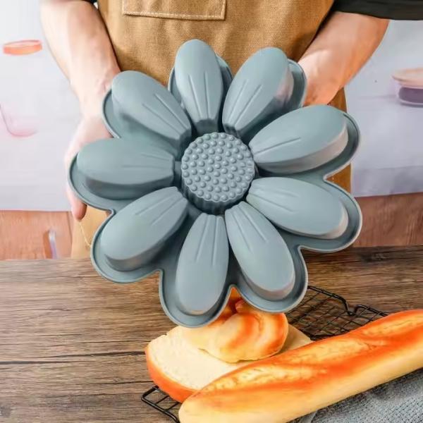 Silicone Large Flower Cake Mould For Chocolate Jello Candy Silicone Baking Molds For Cakes,9 Inch Non-Stick Fluted Tube Cake Pans Round Baking Molds For Cheese Cake,Chocolate Cake, Rainbow Cakes