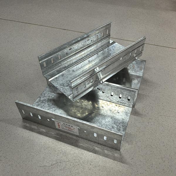 30-500mm Side Rail Height Zinc Coated Cable Tray Hot Dip Galvanized Smooth 2m-6m Length