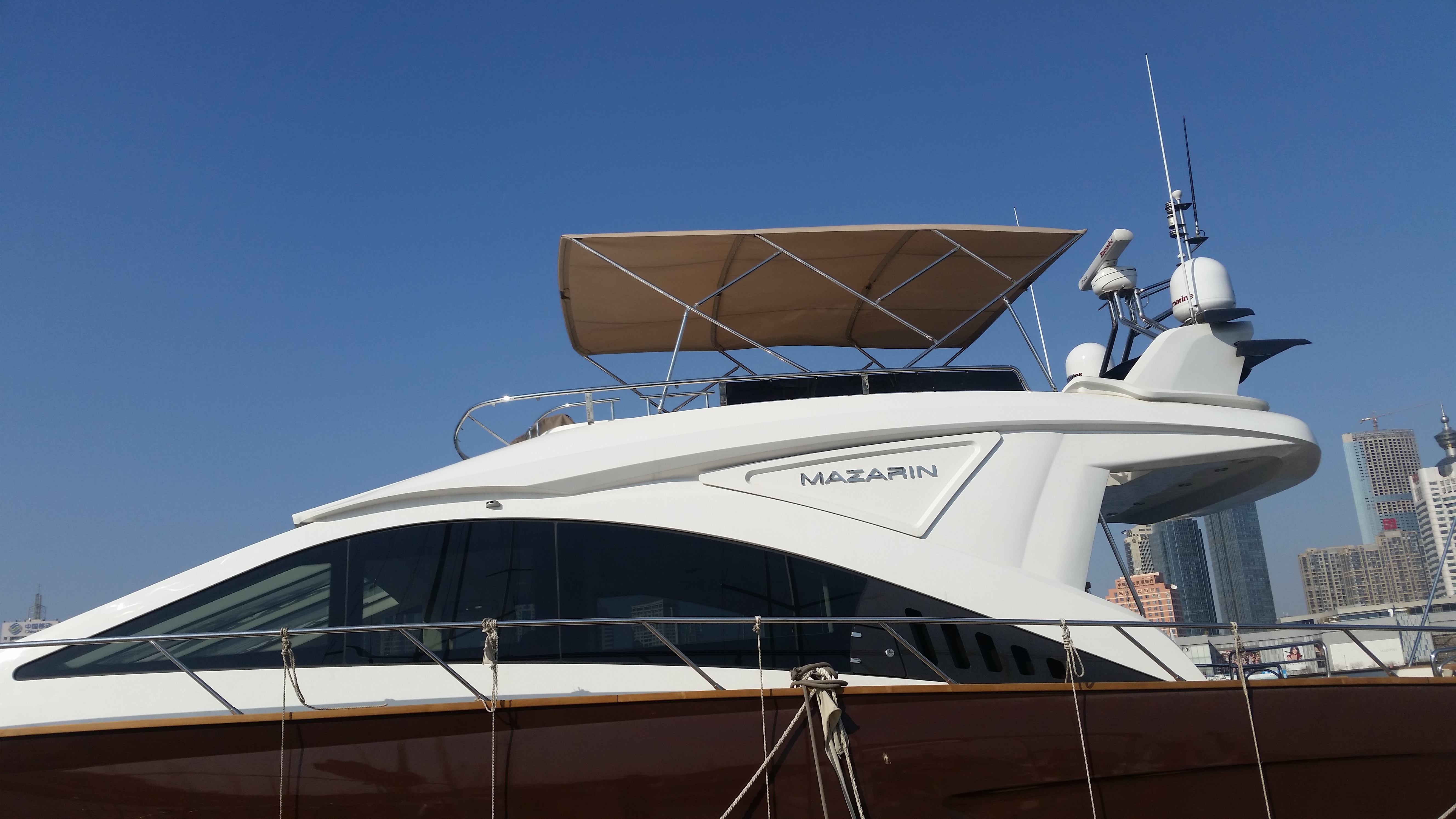 High Performance Fiberglass Hull Motor Yacht  For High End Private Vacations