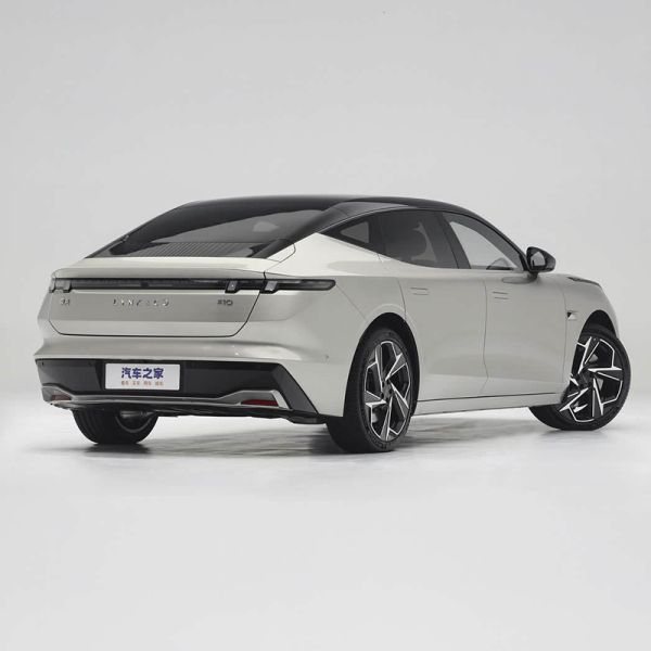 2024 Lynk&Co Z10 Four-wheel Drive Electric Sedan -702km Range 800V Fast Charging 90-110kWh Battery 580kW Motor