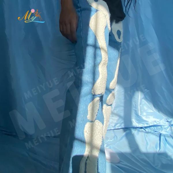 OEM Nuevo diseño personalizado con bordados de chenille de hueso hombres pantalones vaqueros pantalones azules casual pantalones deportivos Pantalones De Hombre jeans