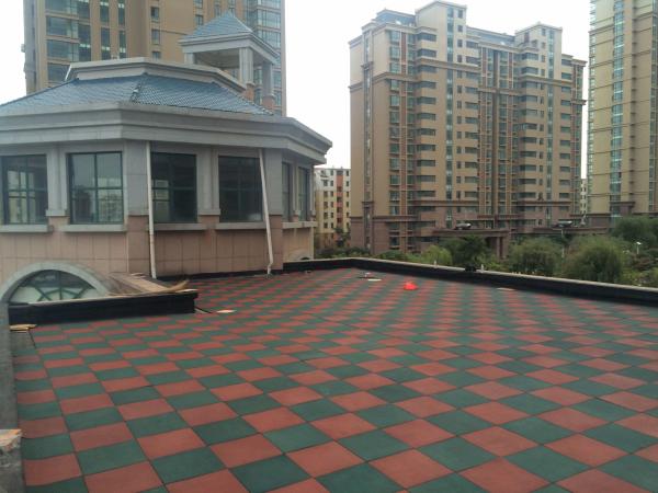 Square Outdoor Rubber Tiles Shock Absorption Playground Rubber Flooring 30mm Thickness