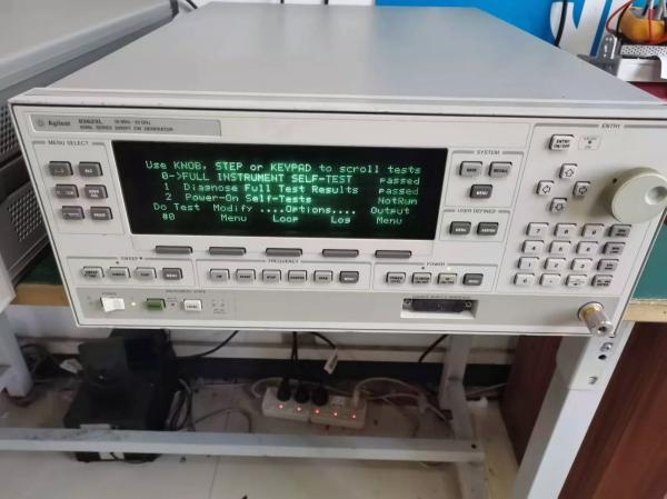 10 MHz – 20 GHz Synthesized Signal Generator Swept-CW Agilent 83623B