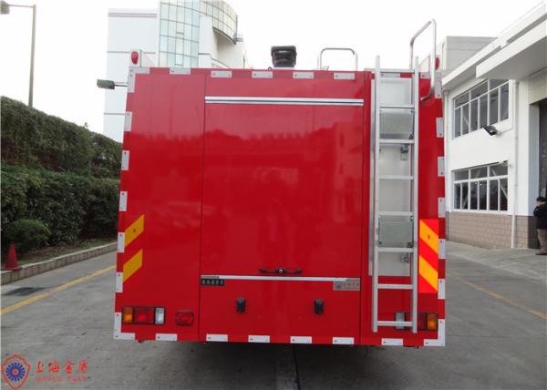 ISUZU Chassis Commercial Fire Truck with Dry Powder For Petrochemical Enterprises