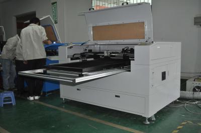 PC que alimenta a laser la máquina auto del cortador con eficacia alta y el sistema operativo flexible
