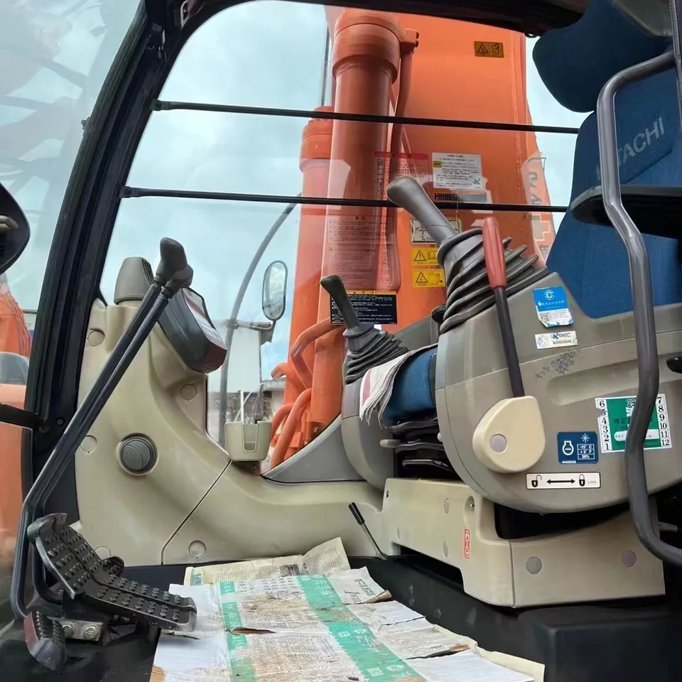 Эффективный экскаватор Hitachi ZX270 с передовыми технологиями